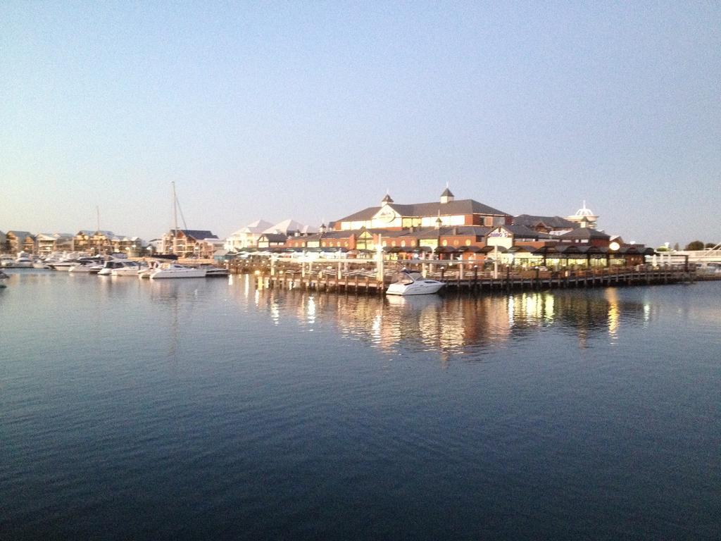 曼德拉海洋码头小屋酒店 曼哲拉 外观 照片